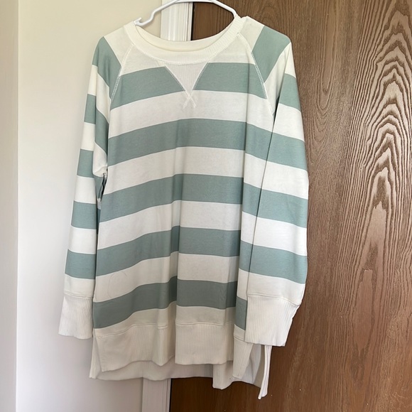 Sweater - Picture 1 of 2